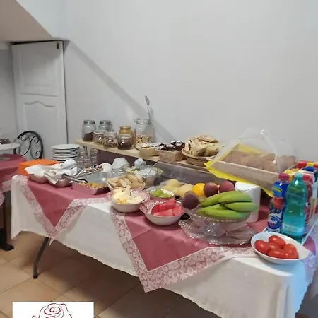 Samaro - לינה וארוחת בוקר