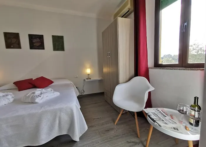 Oda ve Kahvaltı Samaro - Bassacutena